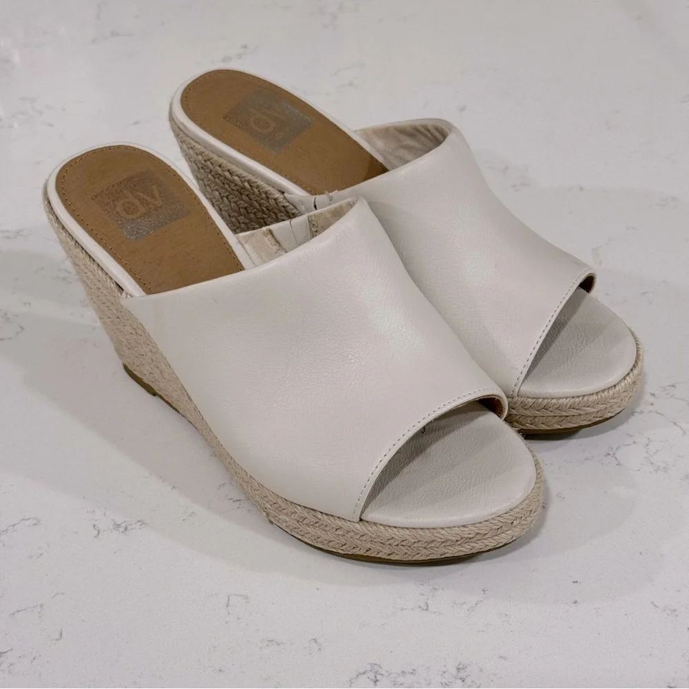 DV By Dolce Vita Dixon Wedge Sandal In White Size 8